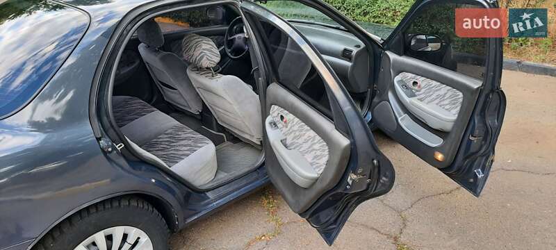 Седан Kia Clarus 1999 в Николаеве