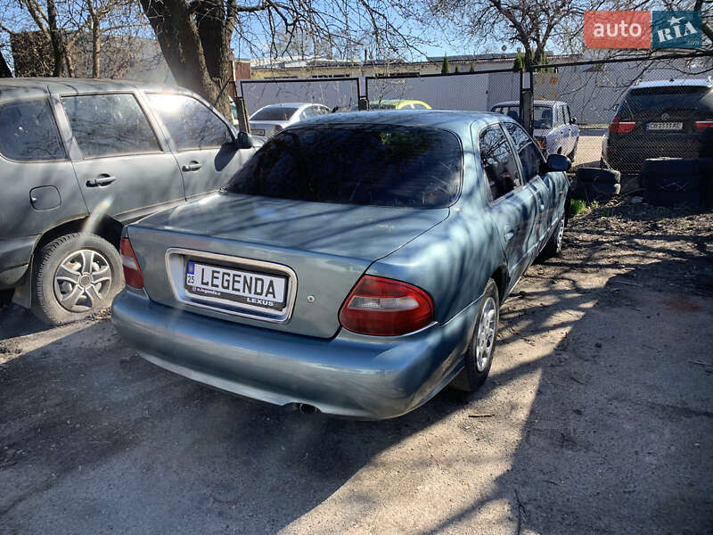 Седан Kia Clarus 1998 в Чернигове