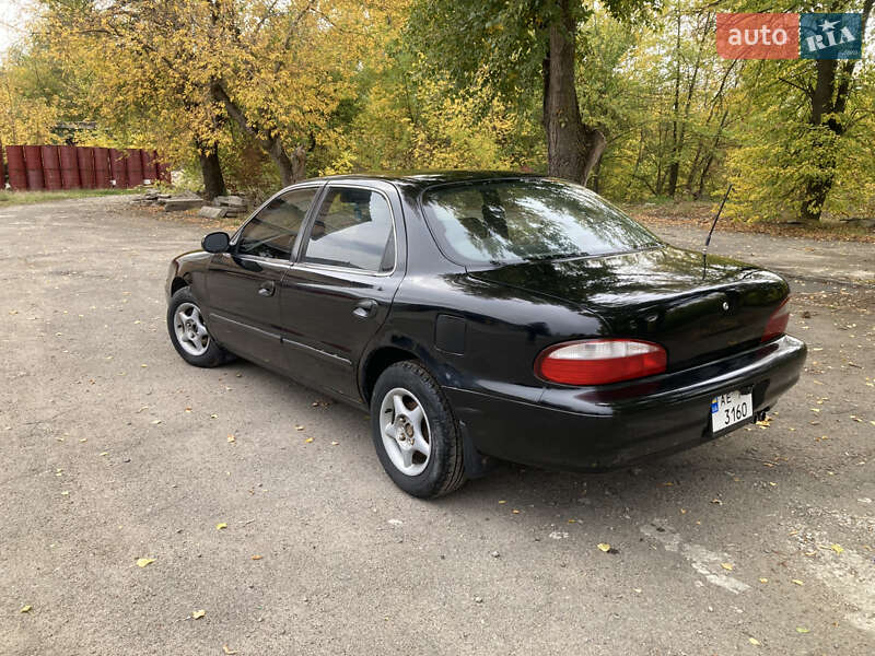 Седан Kia Clarus 1997 в Кривом Роге