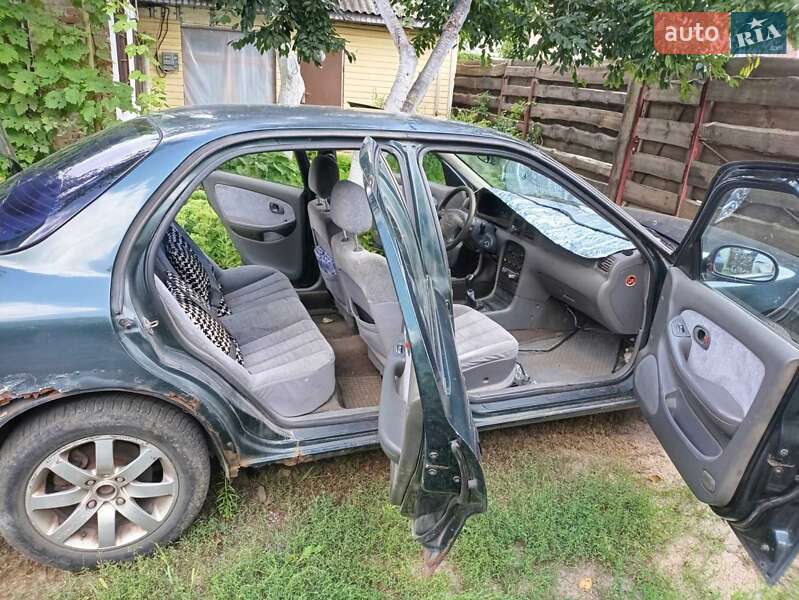 Седан Kia Clarus 1997 в Києві