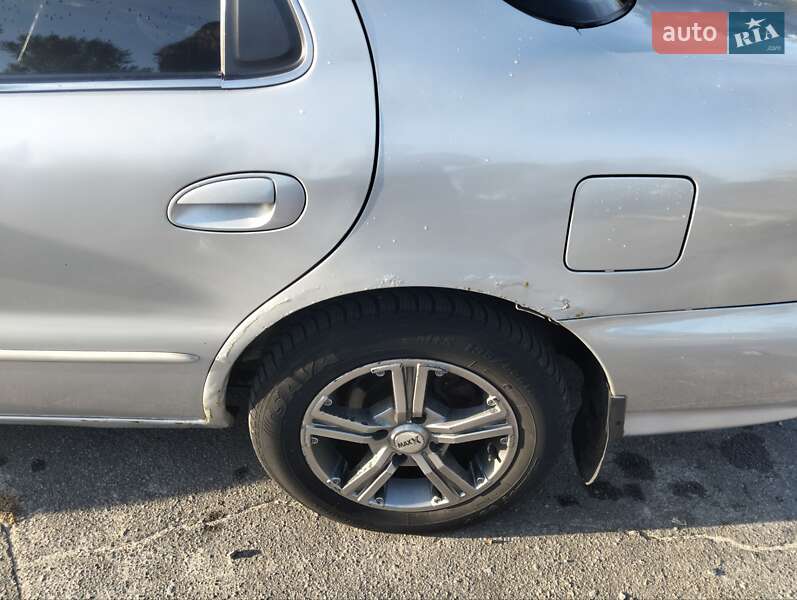 Седан Kia Clarus 1998 в Кременчуге