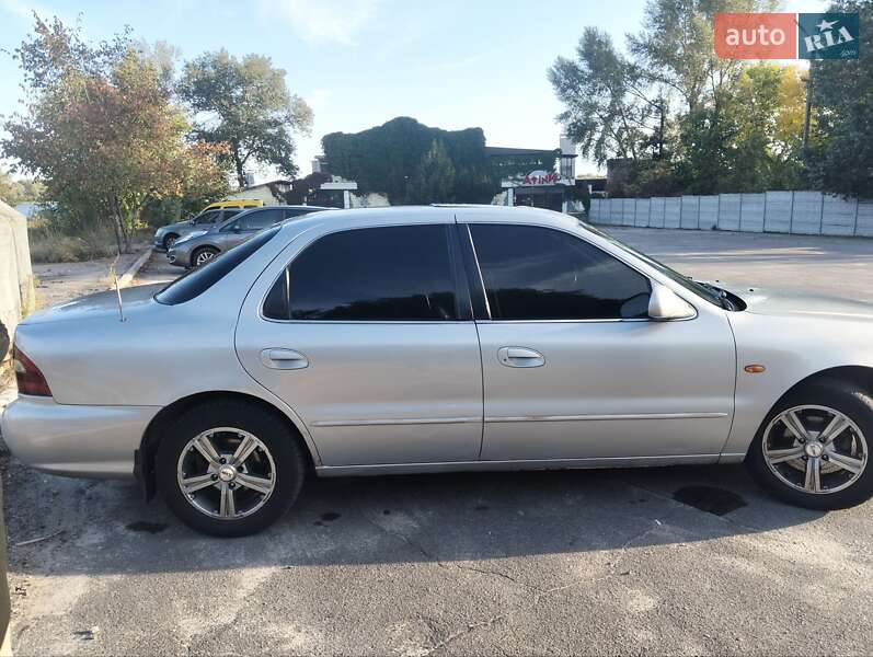 Седан Kia Clarus 1998 в Кременчуге