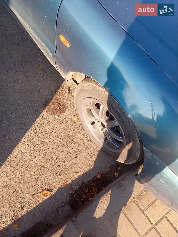 Седан Kia Clarus 1998 в Яготине