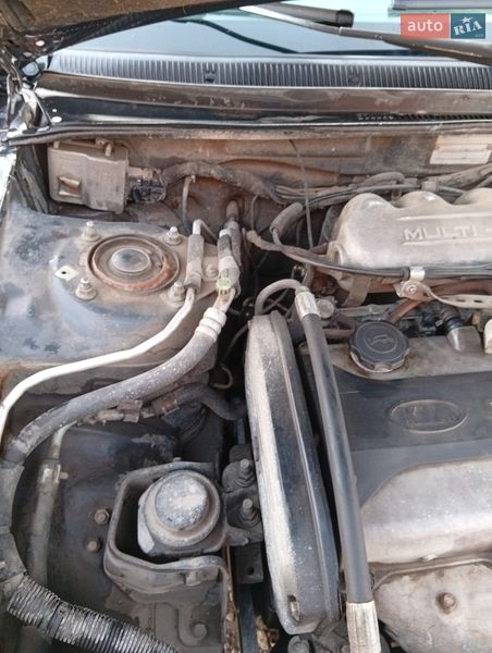 Седан Kia Clarus 1999 в Піщанці