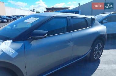 Позашляховик / Кросовер Kia EV6 2023 в 