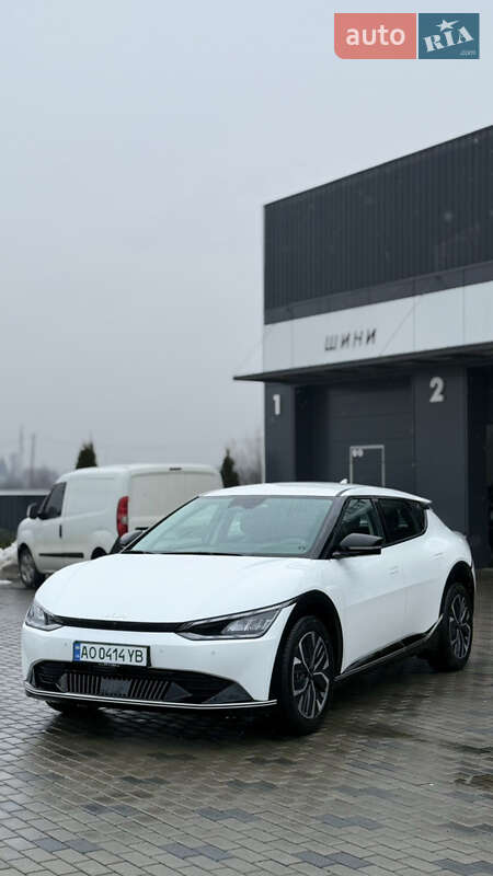 Внедорожник / Кроссовер Kia EV6 2023 в Хусте