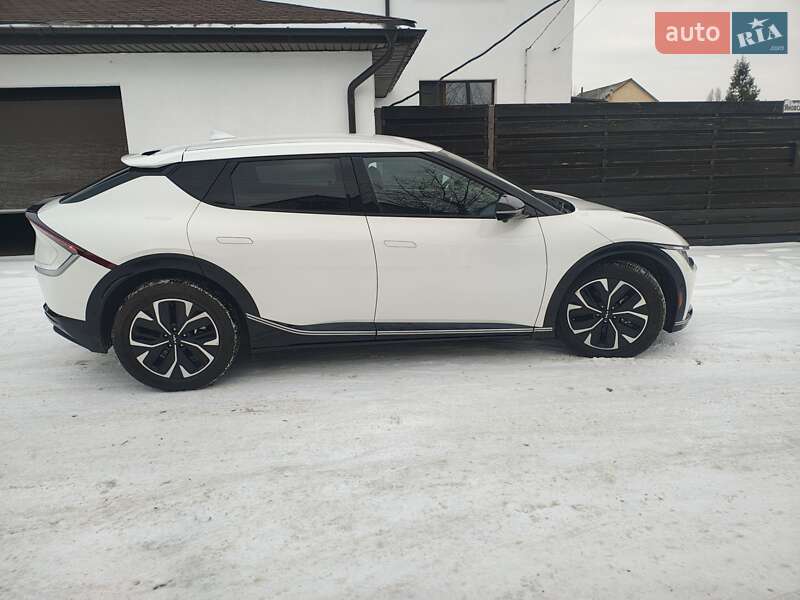 Позашляховик / Кросовер Kia EV6 2022 в Лубнах