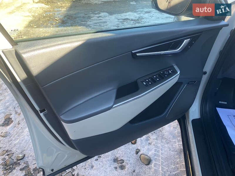 Позашляховик / Кросовер Kia EV6 2023 в Івано-Франківську фото 6 Позашляховик / Кросовер Kia EV6 2023 в Івано-Франківську