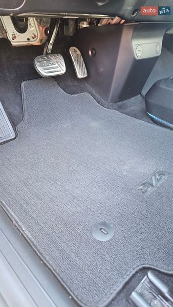 Внедорожник / Кроссовер Kia EV6 2022 в Ровно фото 13 Внедорожник / Кроссовер Kia EV6 2022 в Ровно