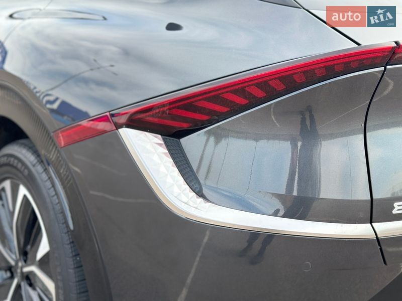 Позашляховик / Кросовер Kia EV6 2023 в Рівному
