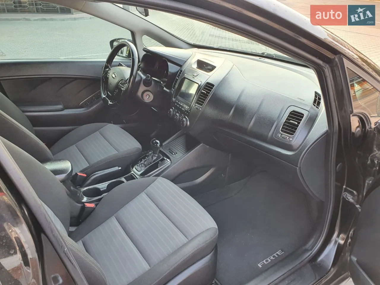 2016 Kia Forte - мініатюра 11