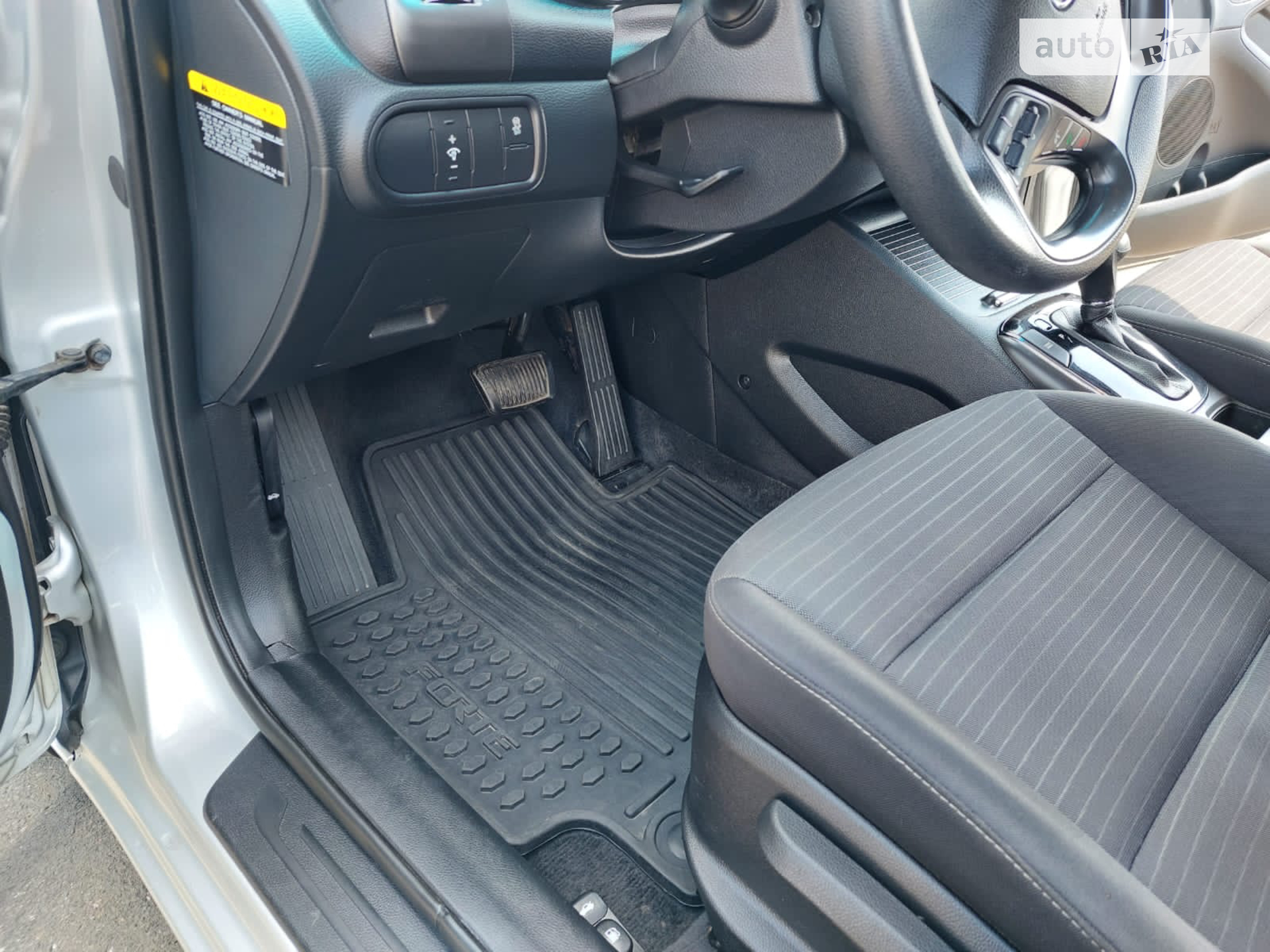 2016 Kia Forte - мініатюра 13