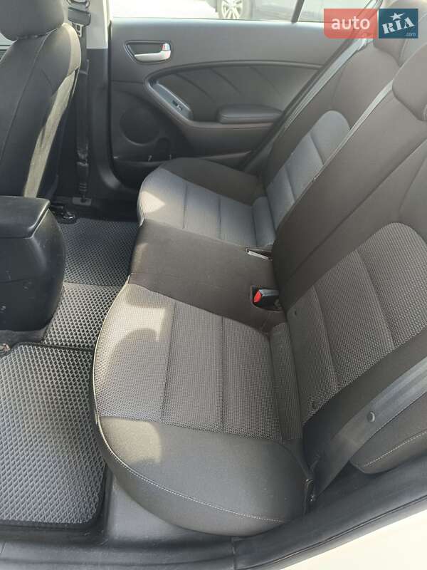 Седан Kia Forte 2016 в Киеве фото 9 Седан Kia Forte 2016 в Киеве