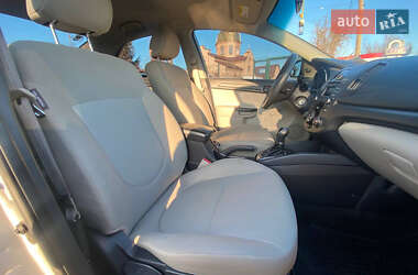 Седан Kia Forte 2012 в 