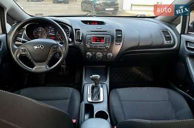 Седан Kia Forte 2013 в Кривом Роге