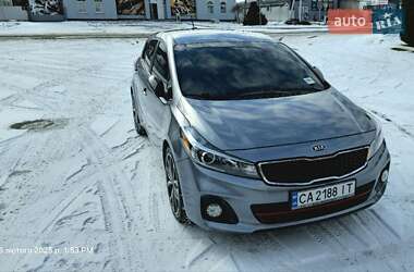 Хэтчбек Kia Forte 2017 в Умани