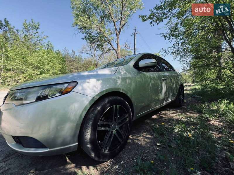 Седан Kia Forte 2012 в Новомосковске