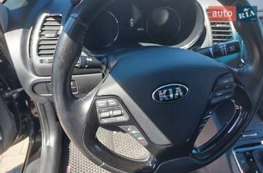 Хетчбек Kia Forte 2017 в 