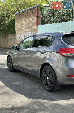 Хетчбек Kia Forte 2016 в 
