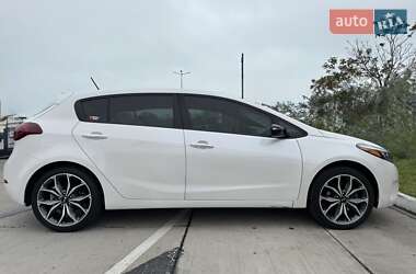Хэтчбек Kia Forte 2017 в 