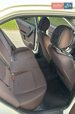 Седан Kia Forte 2010 в 