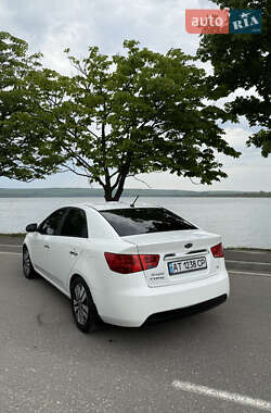 Седан Kia Forte 2013 в 