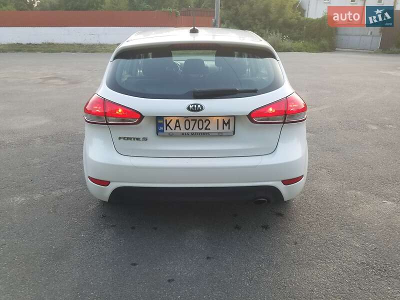 Хэтчбек Kia Forte 2016 в Киеве