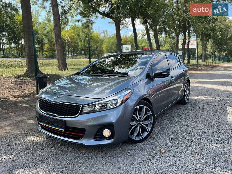 Хэтчбек Kia Forte 2017 в Умани