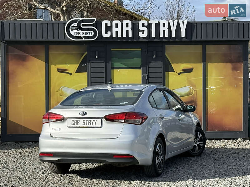 Седан Kia Forte 2017 в Стрые