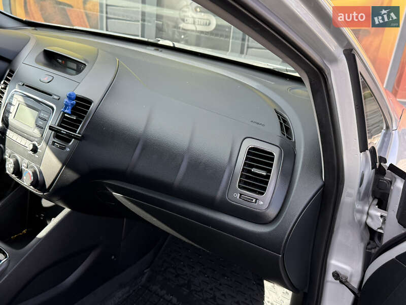 Седан Kia Forte 2017 в Стрые