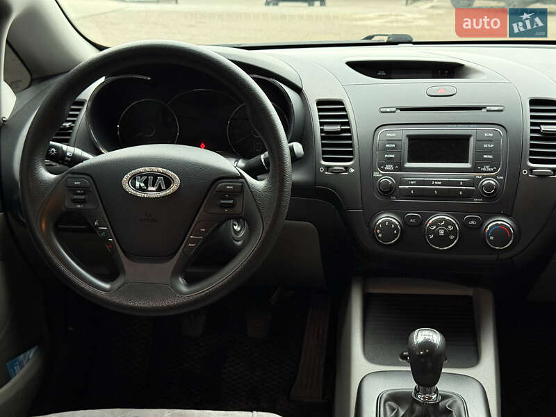 Седан Kia Forte 2015 в Запорожье