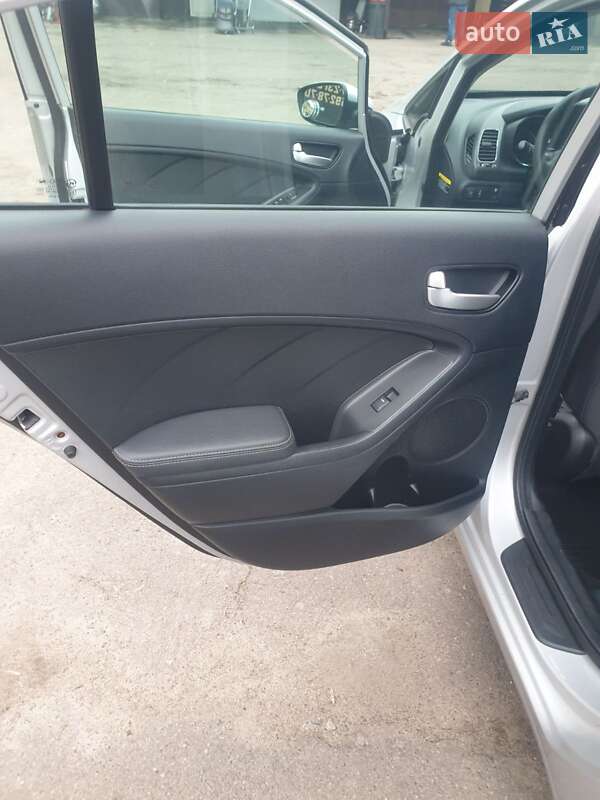 Седан Kia Forte 2016 в Киеве фото 9 Седан Kia Forte 2016 в Киеве