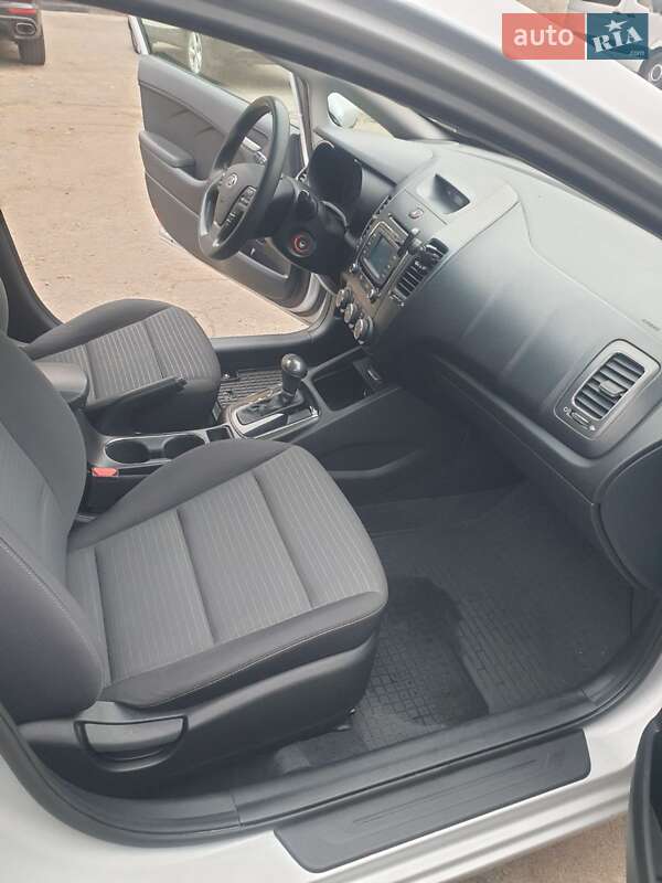 Седан Kia Forte 2016 в Киеве фото 17 Седан Kia Forte 2016 в Киеве