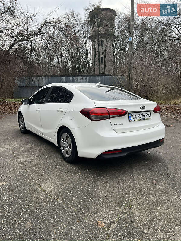 Седан Kia Forte 2016 в Киеве фото 3 Седан Kia Forte 2016 в Киеве