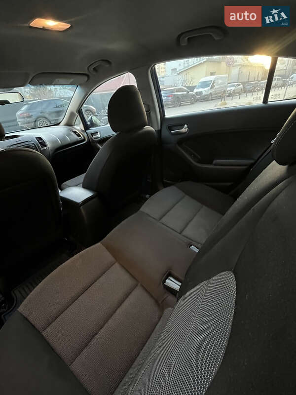 Седан Kia Forte 2016 в Львове