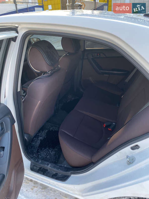 Седан Kia Forte 2010 в Киеве