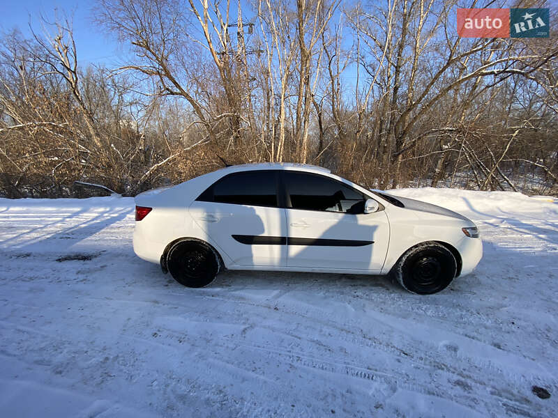 Седан Kia Forte 2010 в Киеве