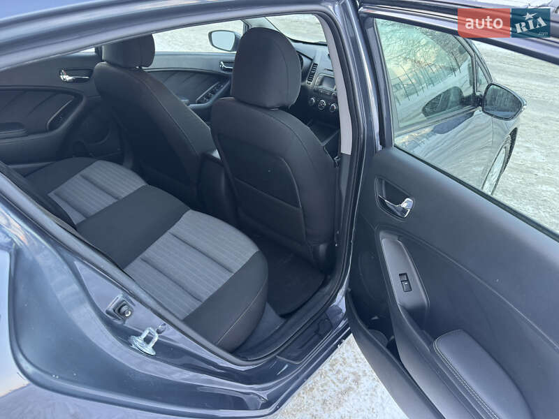 Хэтчбек Kia Forte 2015 в Киеве