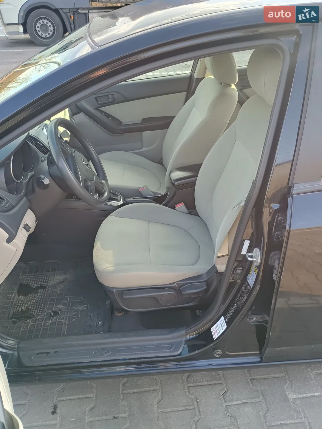 2011 Kia Forte - мініатюра 8