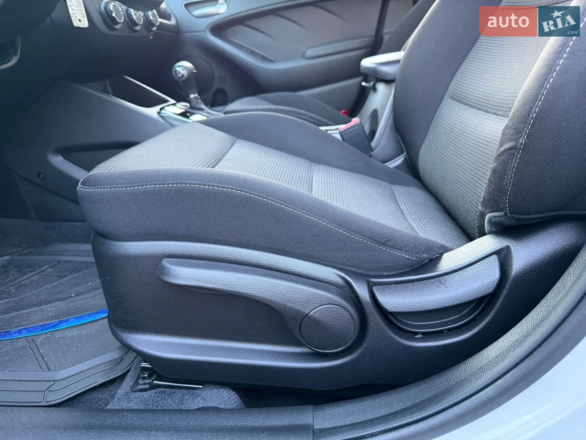 2017 Kia Forte - мініатюра 17