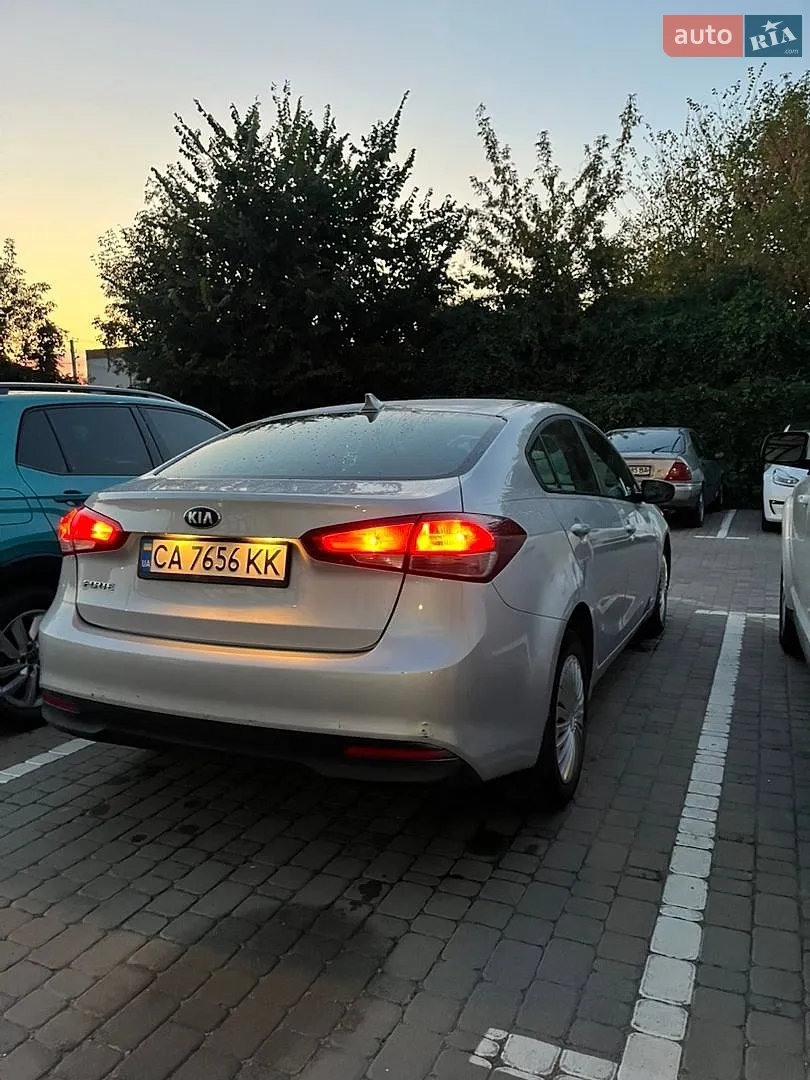 2017 Kia Forte - мініатюра 11