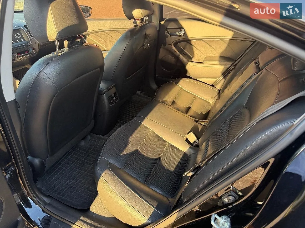 2016 Kia Forte - мініатюра 16