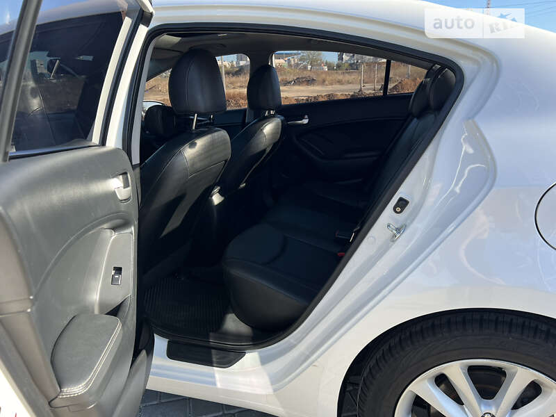 Седан Kia K3 2016 в Одессе