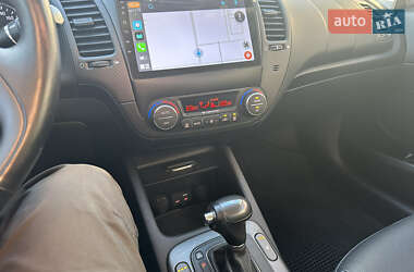 Седан Kia K3 2015 в Киеве