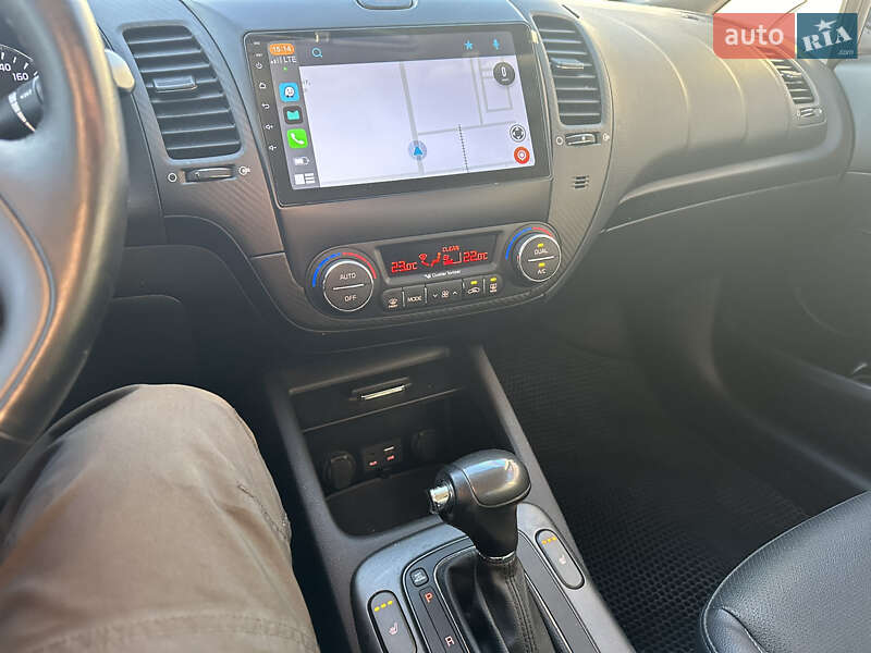 Седан Kia K3 2015 в Киеве