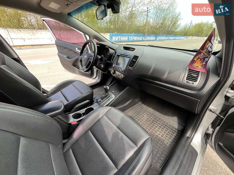 Седан Kia K3 2015 в Киеве