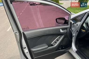 Седан Kia K3 2015 в 