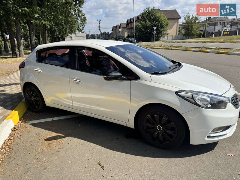 Хэтчбек Kia K3 2013 в Киеве