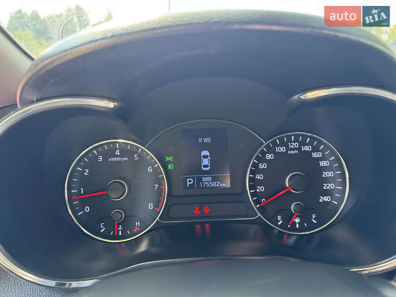 Хэтчбек Kia K3 2013 в Киеве