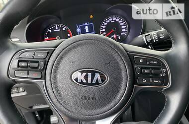 Седан Kia K5 2016 в Киеве